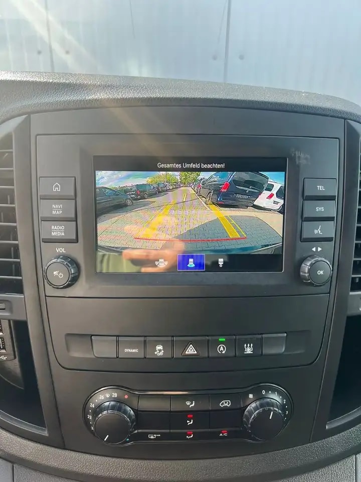 Mercedes-Benz Vito 116 TOURER KOMPAKT NAVI KAMERA 8-SITZER AHK 16