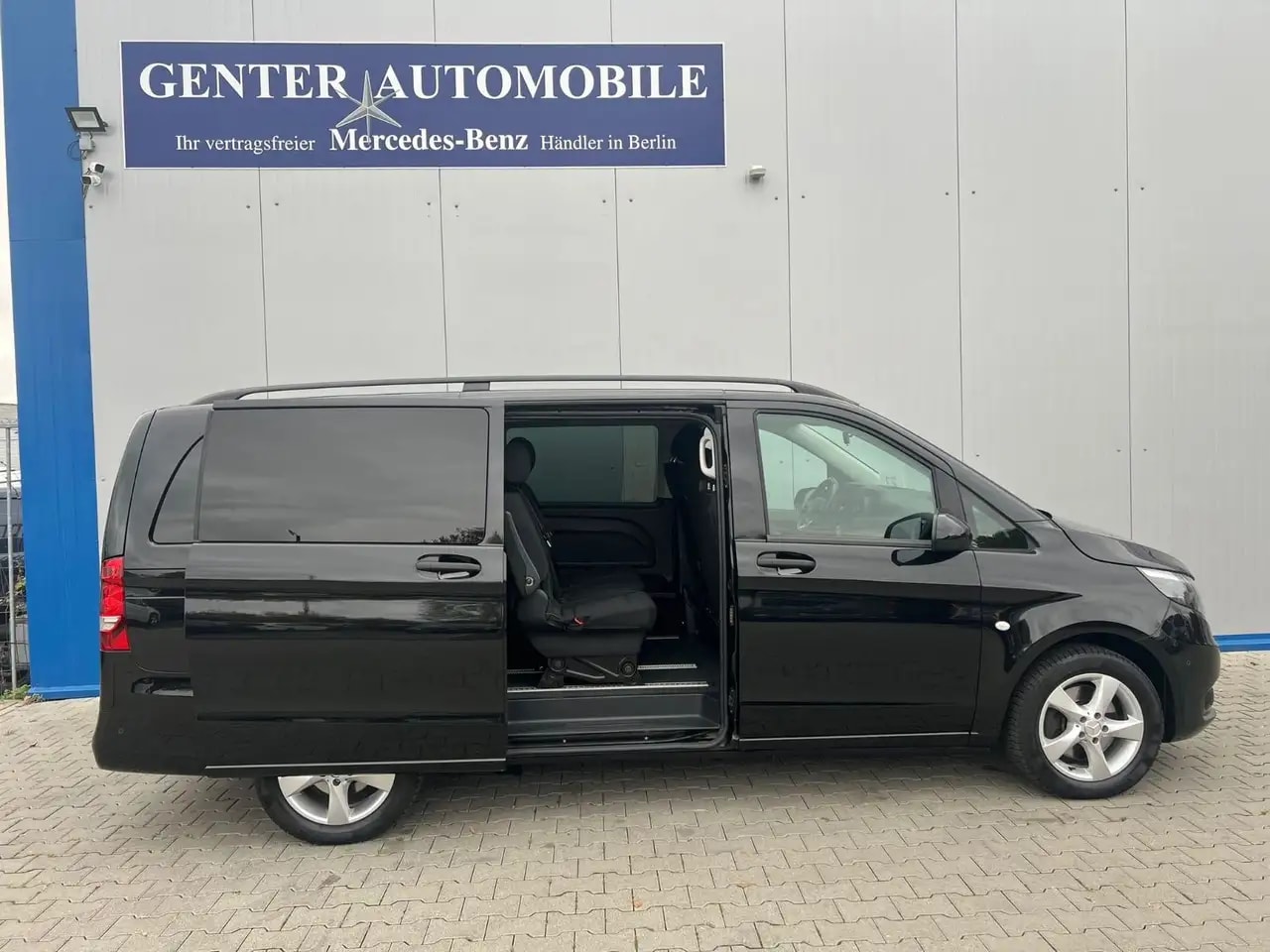 Mercedes-Benz Vito 119 TOURER LANG 9G NAVI KAMERA 9-SITZER AHK 6