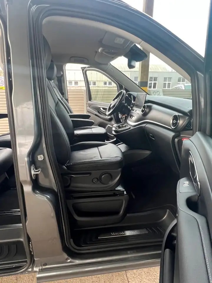 Mercedes-Benz V 300 d LANG 4M AMG-LINE 9G WEBASTO AHK EL.TÜREN 13