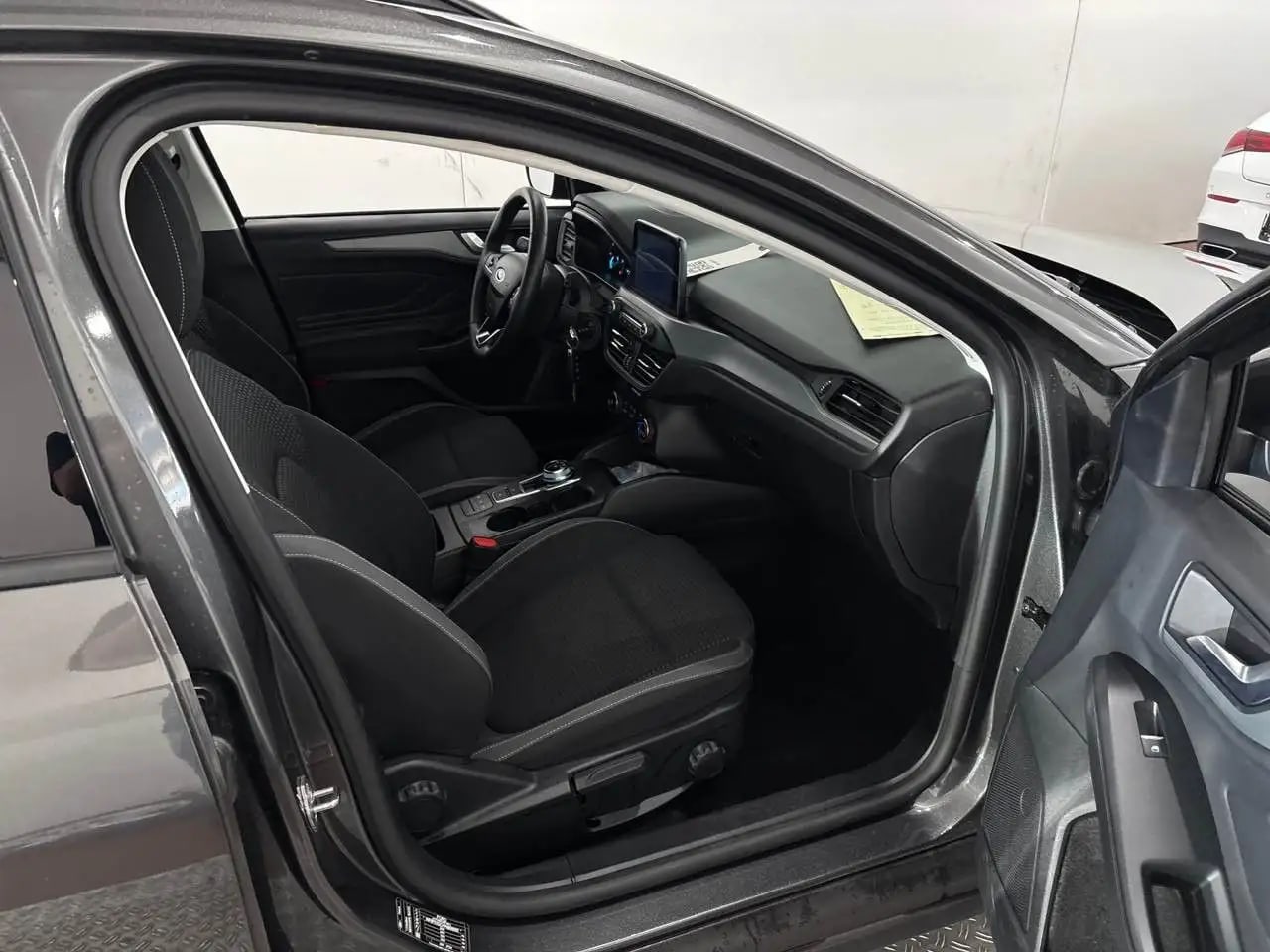 Ford Focus CoolConnect Kamera*LED*LM*NaviGroß*DAB*Tem 8