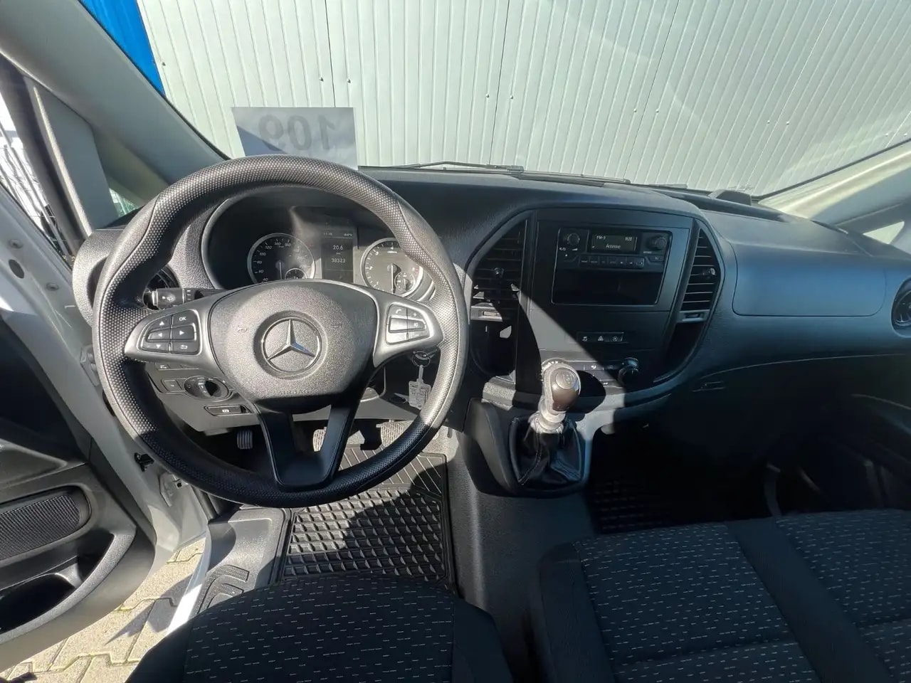 Mercedes-Benz Vito 110 LANG 6G KLIMA TEMPOMAT 3-SITZE SCHRÄNKE 14