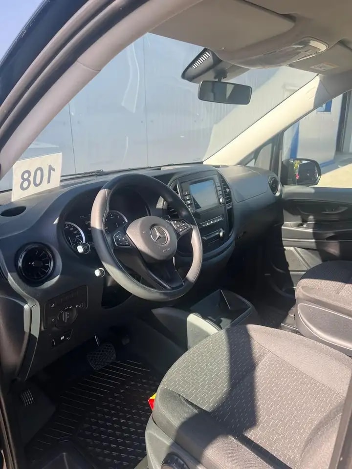 Mercedes-Benz Vito 116 TOURER LANG 9G NAVI KAMERA 7-SITZER AHK 12