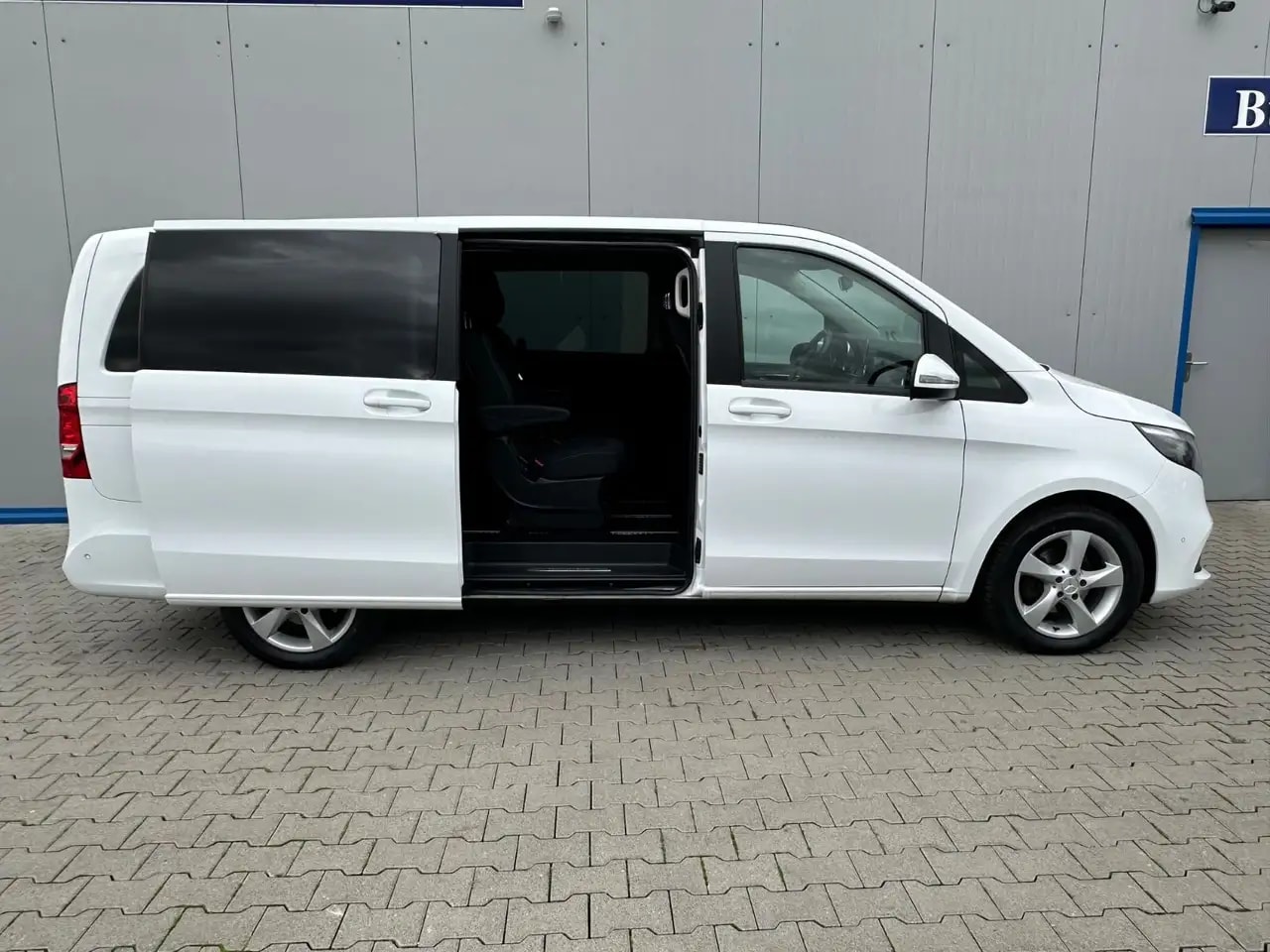 Mercedes-Benz V 220 V220 d LANG 9G MBUX KAMERA AHK 7-SITZER 6