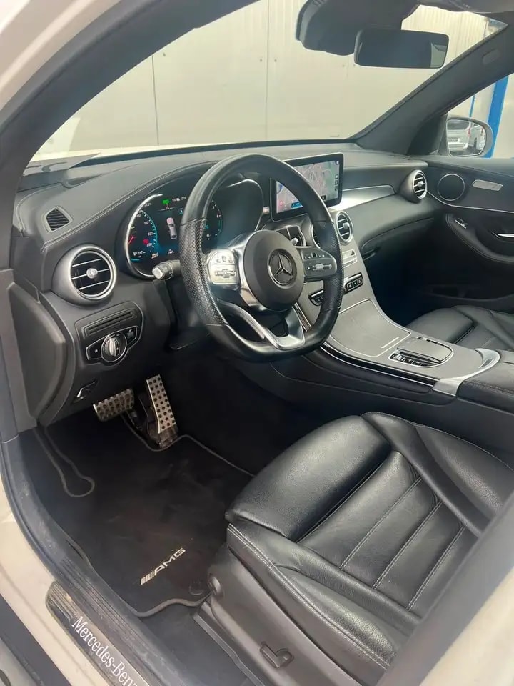 Mercedes-Benz GLC 300 de COUPE 4M AMG AIRMATIC KAMERA LED AHK 12
