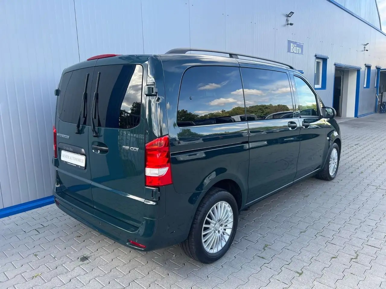 Mercedes-Benz Vito 116 TOURER KOMPAKT NAVI KAMERA 8-SITZER AHK 8
