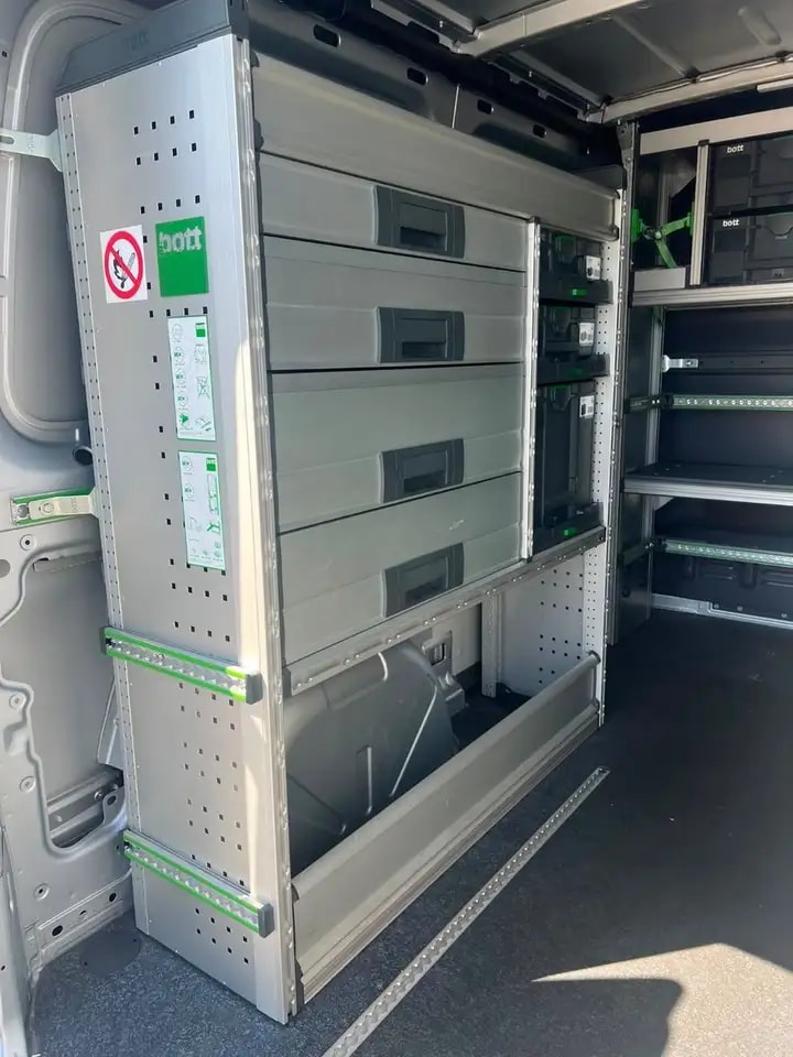 Mercedes-Benz Sprinter 314 AUTOMATIK NAVI TOTWINKEL KAMERA LED 12