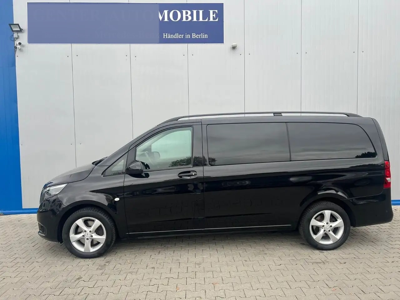 Mercedes-Benz Vito 119 TOURER LANG 9G NAVI KAMERA 9-SITZER AHK 4