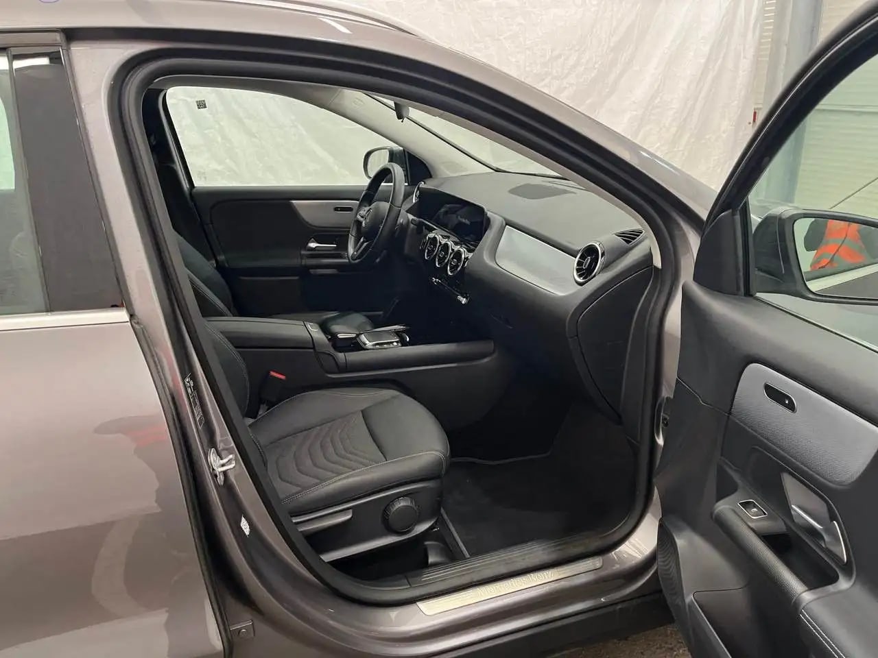 Mercedes-Benz GLA 180 d Kamera*LED*Navi*MBUX*Teilleder*17*DAB 7