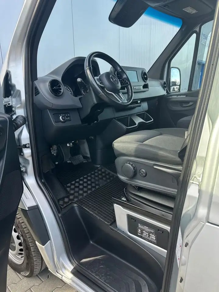 Mercedes-Benz Sprinter 314 AUTOMATIK NAVI TOTWINKEL KAMERA LED 10