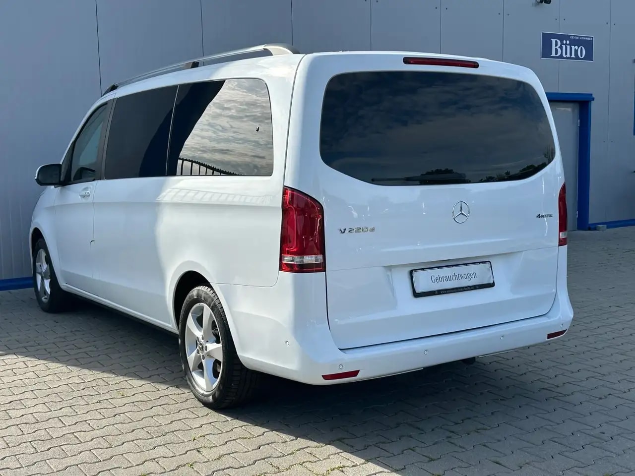 Mercedes-Benz V 220 V220 d LANG 4M 9G WEBASTO NAVI MBUX AHK 7-SITZER 6