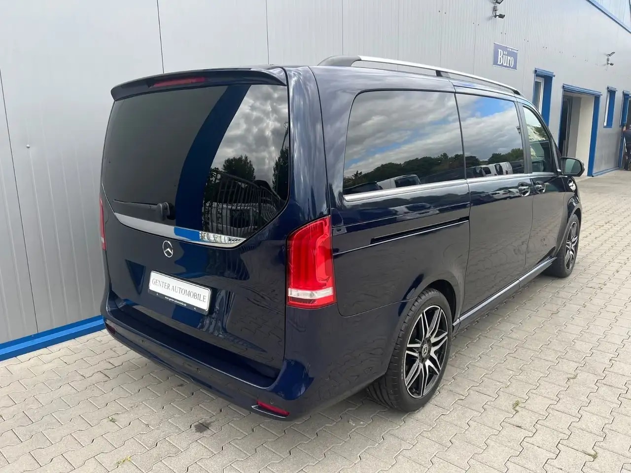 Mercedes-Benz V 300 LANG AMG WEBASTO LED AIRMATIC 3x EL. TÜREN 8