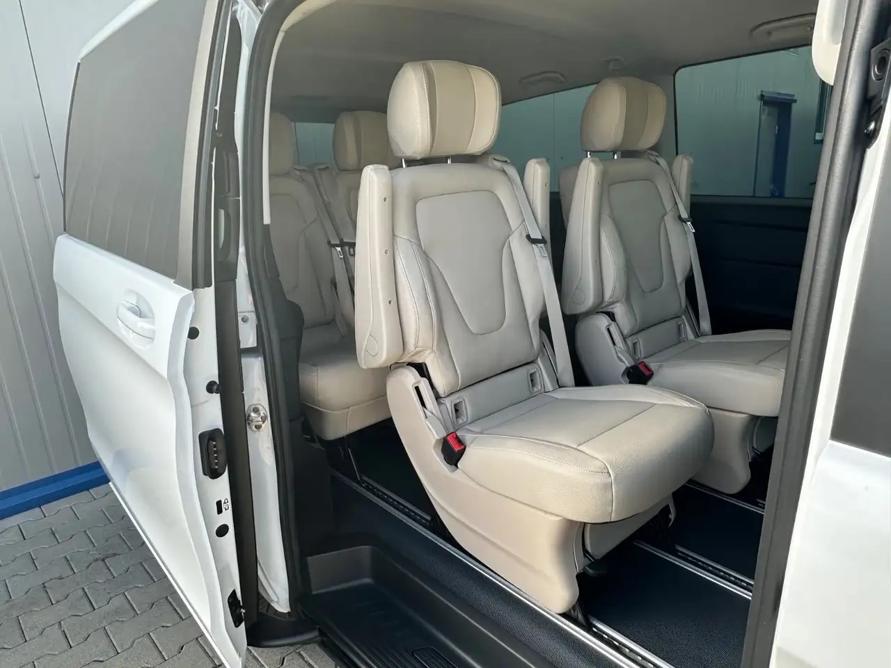 Mercedes-Benz V 220 V220 d LANG 4M 9G WEBASTO NAVI MBUX AHK 8-SITZER 19