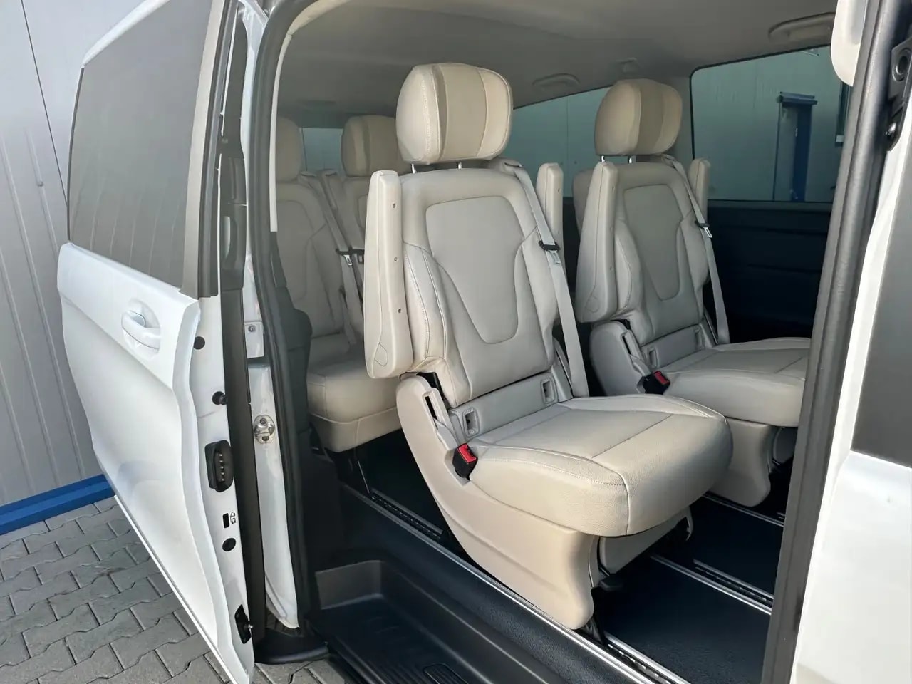 Mercedes-Benz V 220 V220 d LANG 4M 9G WEBASTO NAVI MBUX AHK 7-SITZER 10