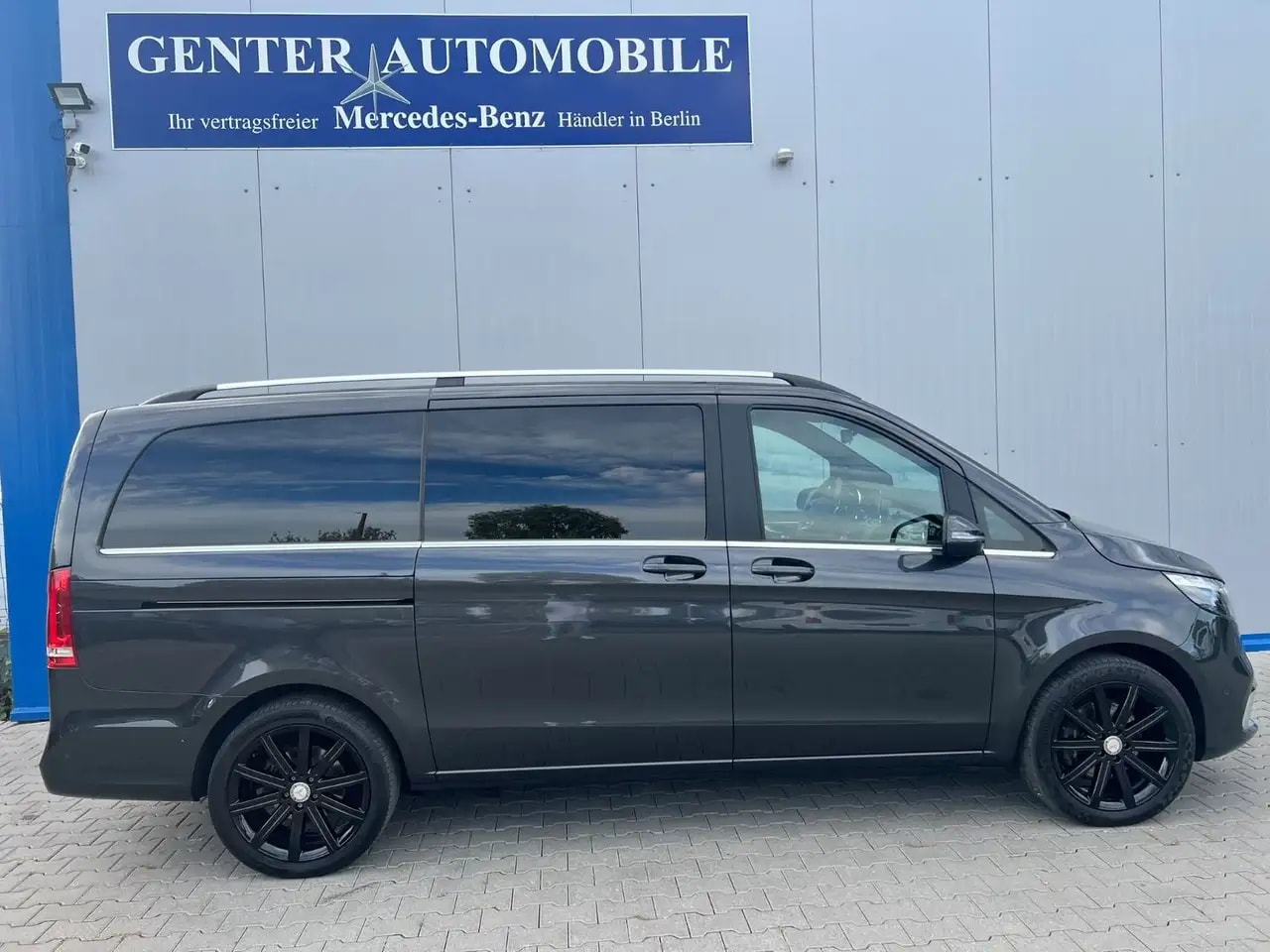 Mercedes-Benz V 300 LANG 4M AIRMATIC PANO WEBASTO EL.TÜREN AHK 6