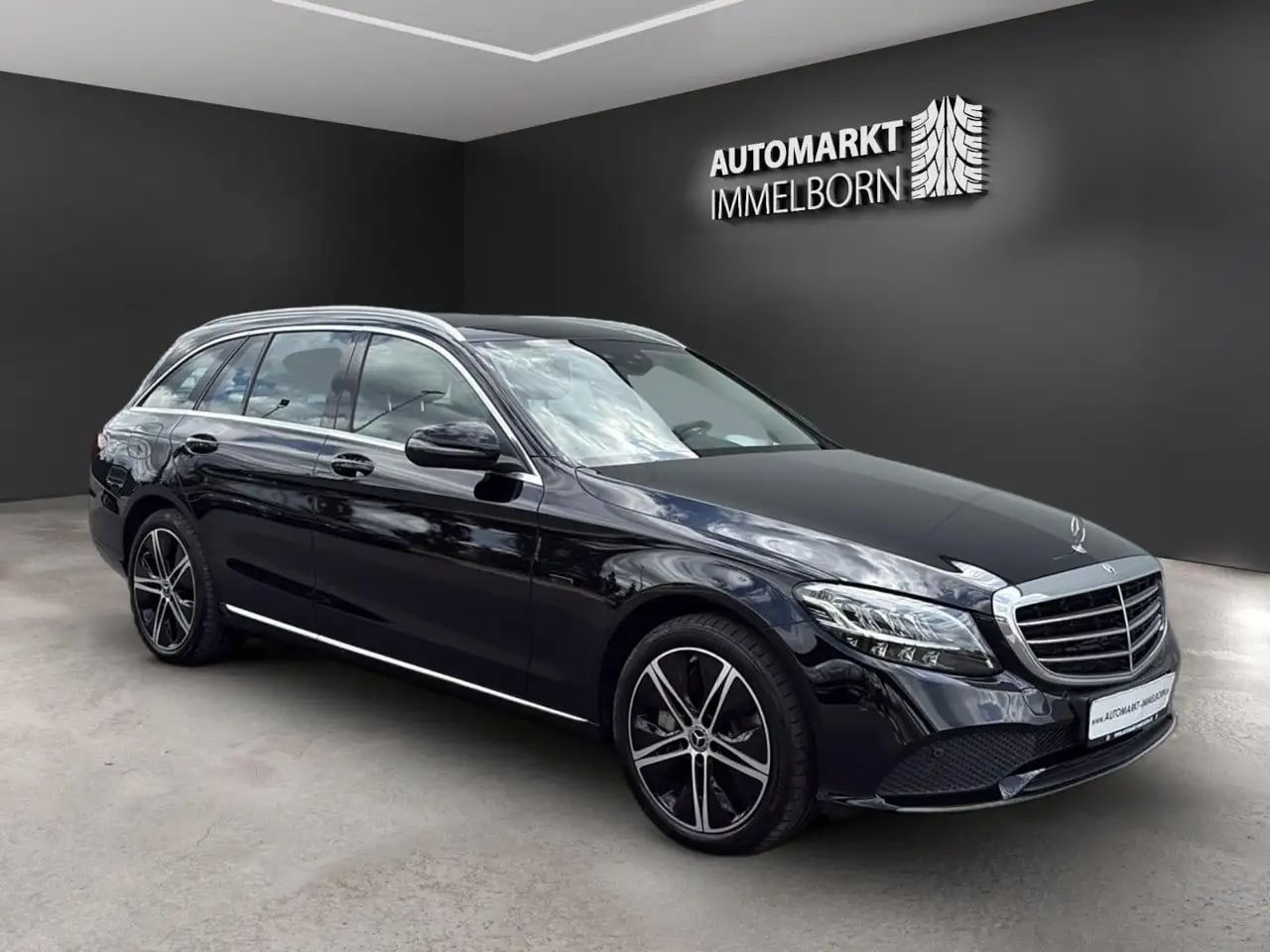 Mercedes-Benz C 300 e Exclusive Panorama*Teilleder*LED*18*DAB*