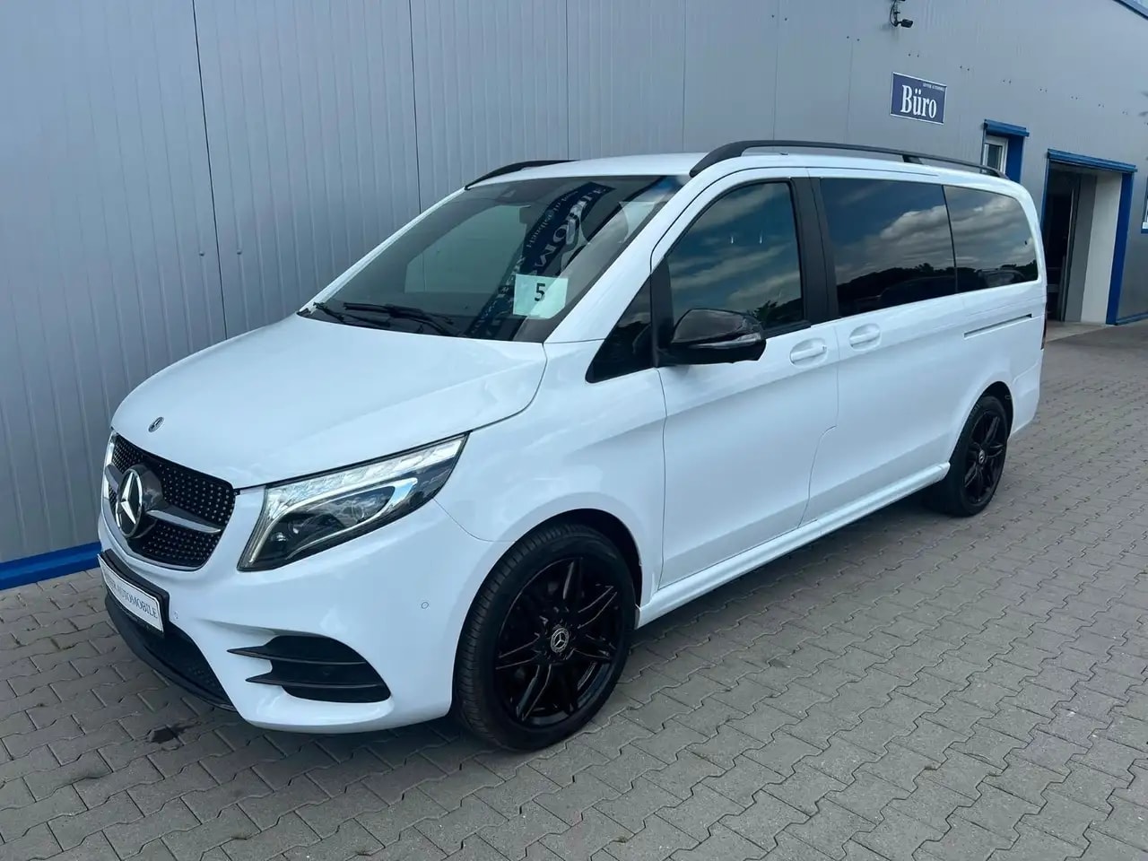 Mercedes-Benz V 300 V300 LANG 4M AMG-LINE PANO LED 360° WEBASTO AHK