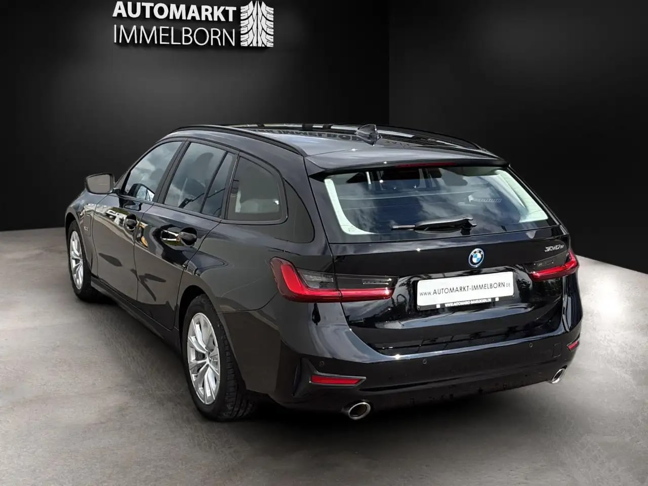 BMW 330 e Advantage AHK*LiveCP*LED*Navi+*DAB*Spur 10