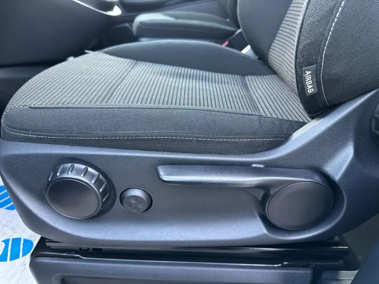 Mercedes-Benz V 220 V220 d LANG 4M 9G WEBASTO NAVI MBUX AHK 7-SITZER 19
