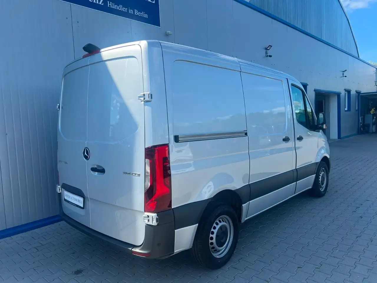 Mercedes-Benz Sprinter 314 AUTOMATIK NAVI TOTWINKEL KAMERA LED 7