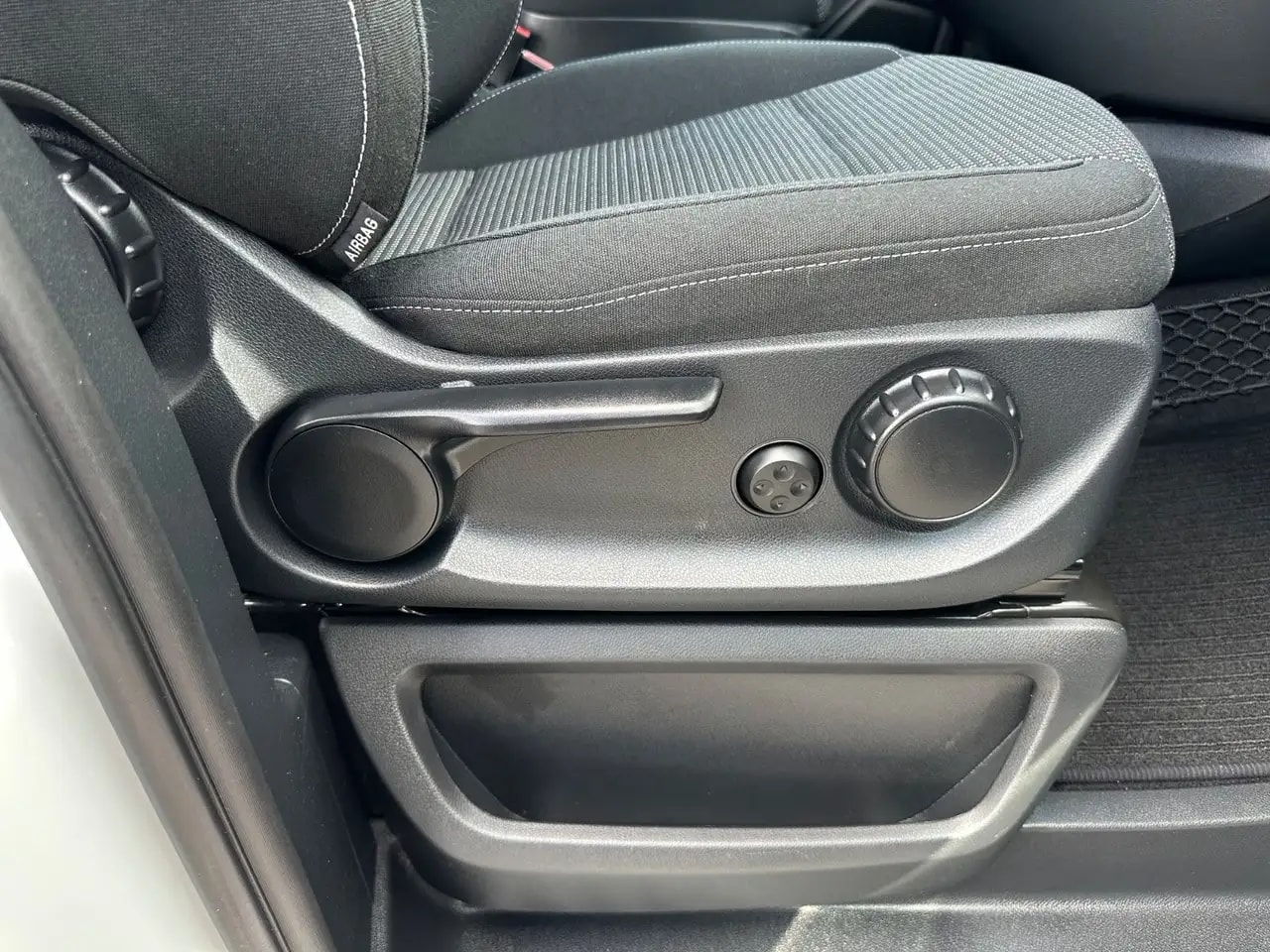 Mercedes-Benz V 220 LANG 9G-TR WEBASTO NAVI MBUX KAMERA 7-SITZ 16