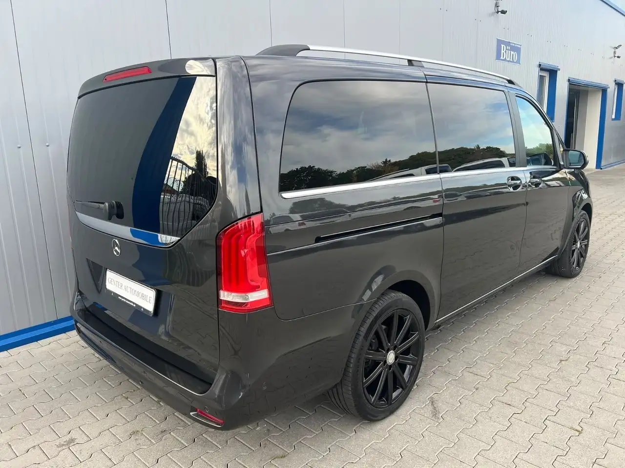 Mercedes-Benz V 300 LANG 4M AIRMATIC PANO WEBASTO EL.TÜREN AHK 8
