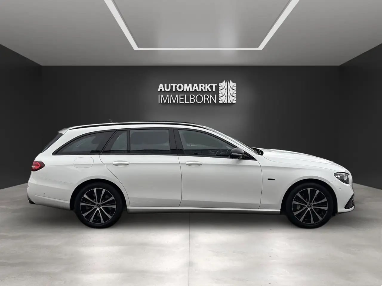 Mercedes-Benz E 300 de 360*Memory*AHK*Distro*Pano*Mube*SOH 92% 8