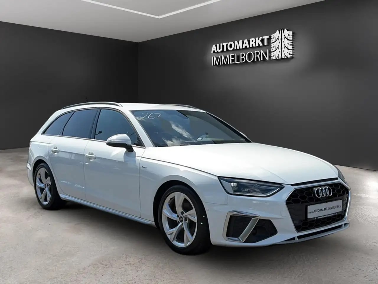 Audi A4 S line Kamera*ACC*Virtual*LED*Sound*3Zone*18