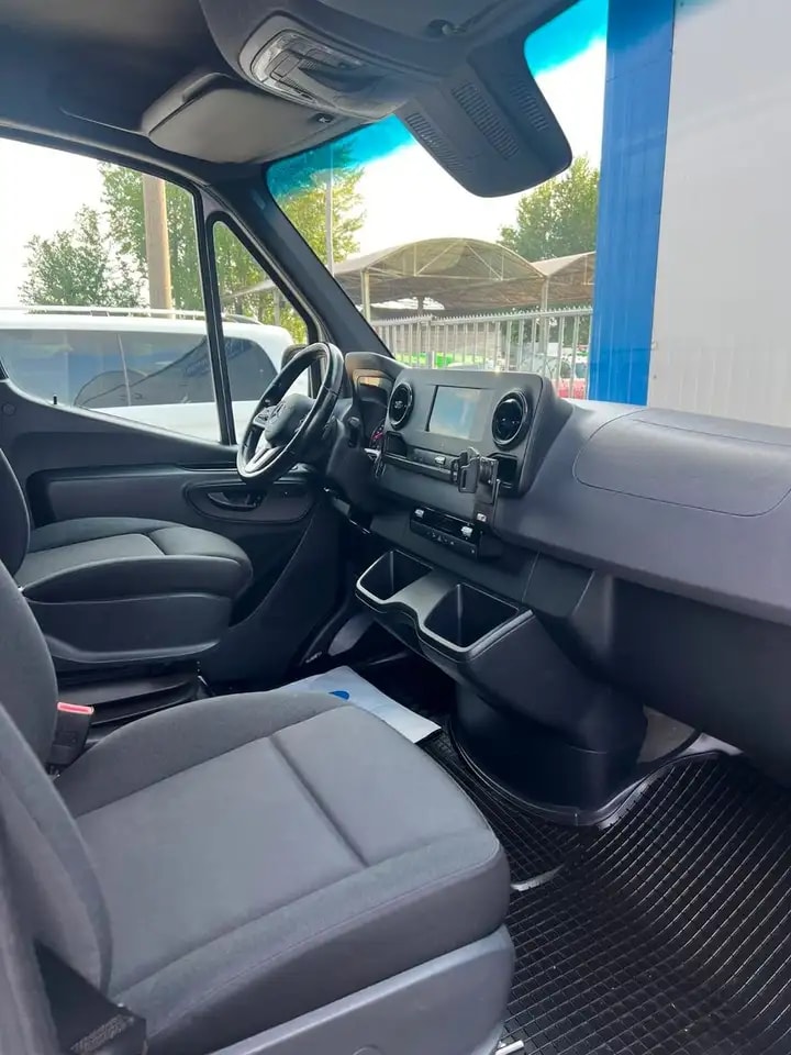 Mercedes-Benz Sprinter 314 AUTOMATIK NAVI TOTWINKEL KAMERA LED 12