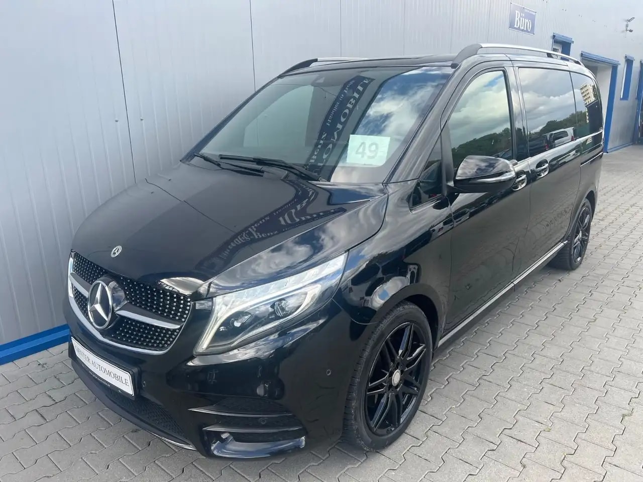 Mercedes-Benz V 220 d 9G KOMPAKT AMG-LINE NIGHPAKET LED AHK