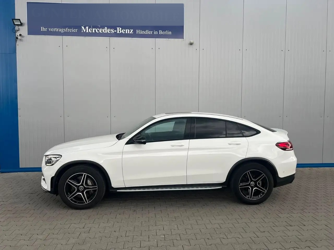 Mercedes-Benz GLC 300 de COUPE 4M AMG AIRMATIC KAMERA LED AHK 5
