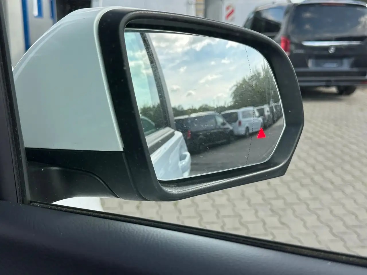 Mercedes-Benz V 220 LANG 9G-TR WEBASTO NAVI MBUX KAMERA 7-SITZ 18