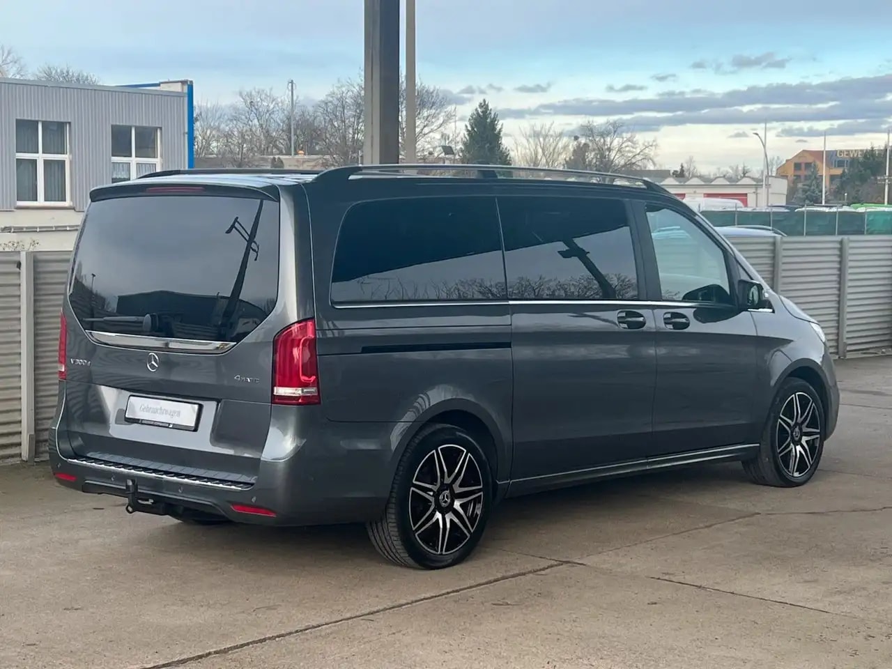 Mercedes-Benz V 300 d LANG 4M AMG-LINE 9G WEBASTO AHK EL.TÜREN 6