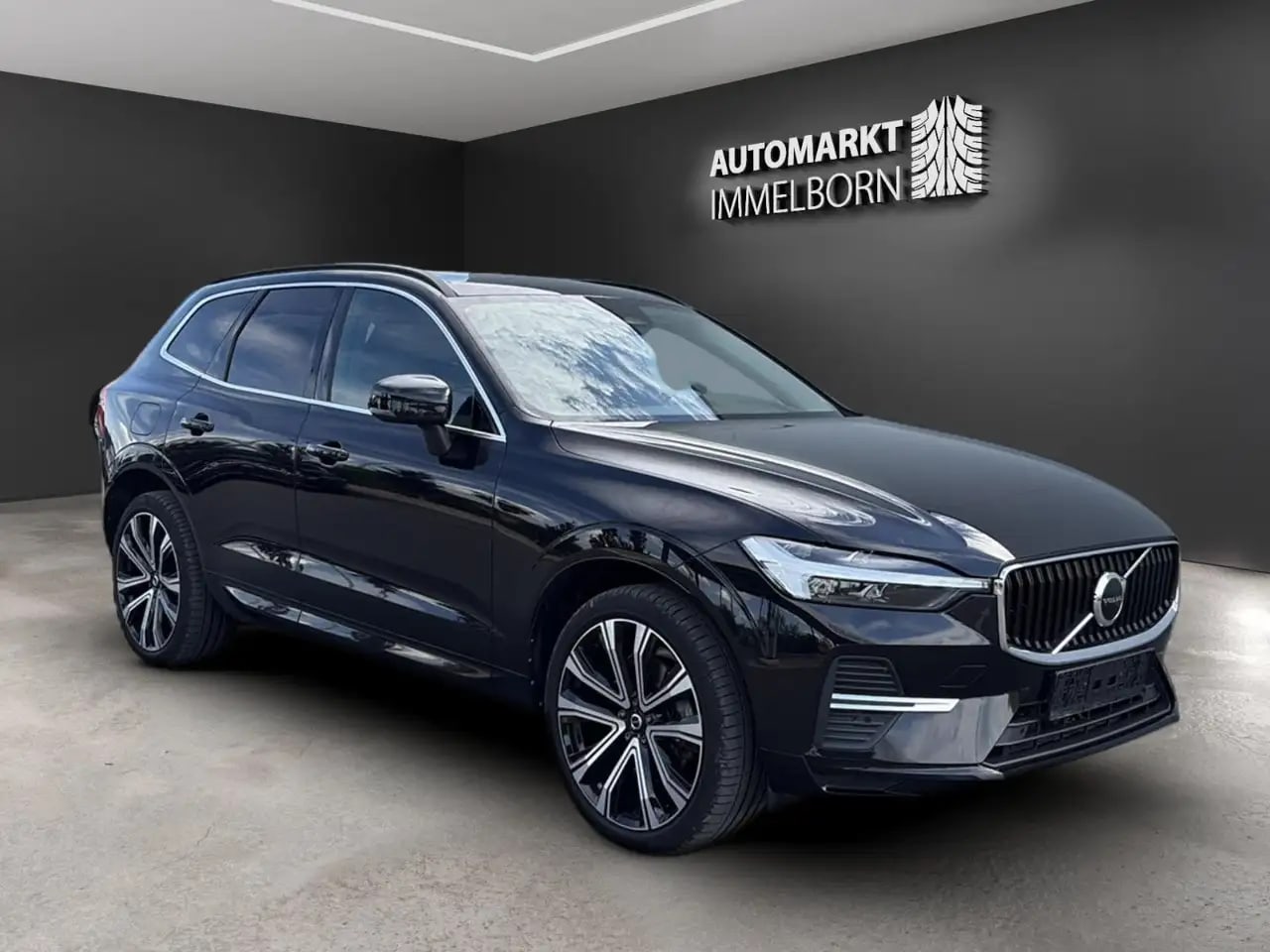 Volvo XC60 Momentum ALLRAD 21*Sdach*STHZG*AHK*LED*