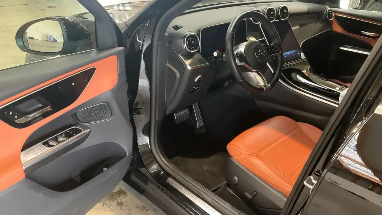 Mercedes-Benz GLC 300 e VollLeder*Distro*Kamera*LED*18*NaviTou 7