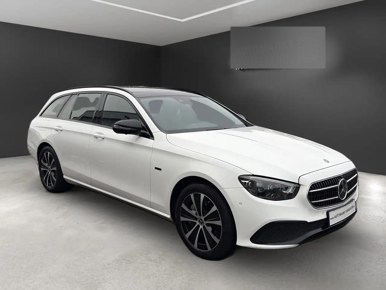Mercedes-Benz E 300 de 360*Memory*AHK*Distro*Pano*Mube*SOH 92%