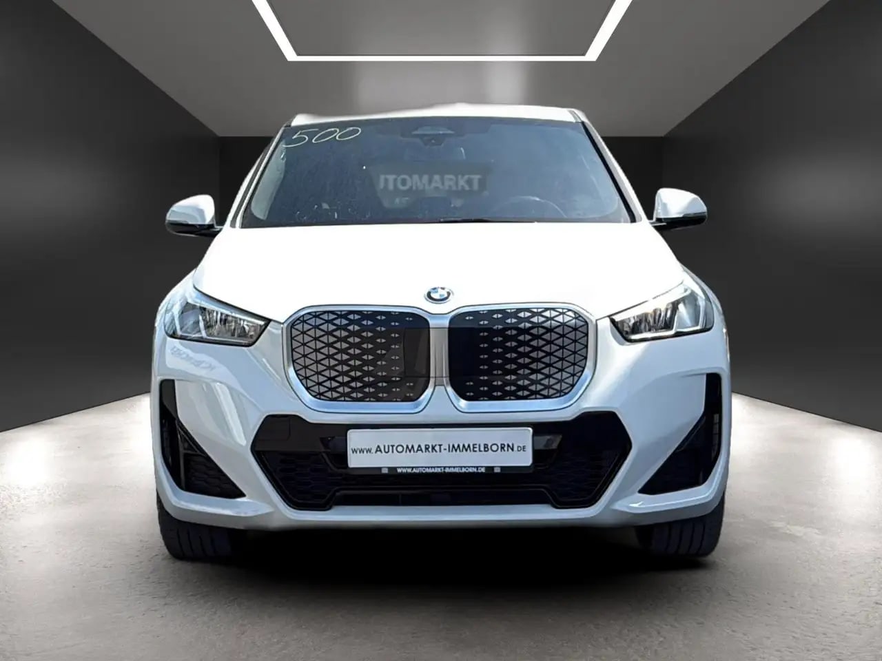 BMW iX1 30 xDrive M Sport LED*Navi+*Alcant*SOH 99,1% 8