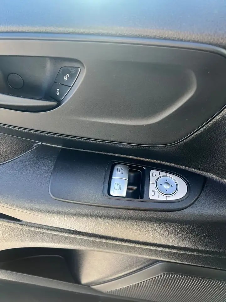 Mercedes-Benz Vito 110 LANG 6G KLIMA TEMPOMAT 3-SITZE SCHRÄNKE 12