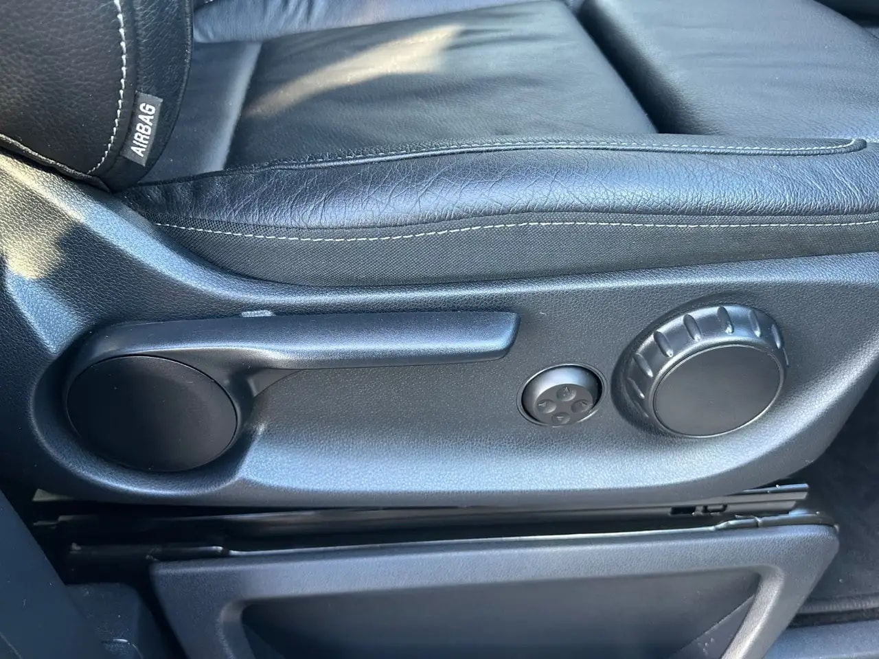 Mercedes-Benz V 300 LANG AIRMATIC PANO LIEGEPAKET EL.TÜREN AHK 15