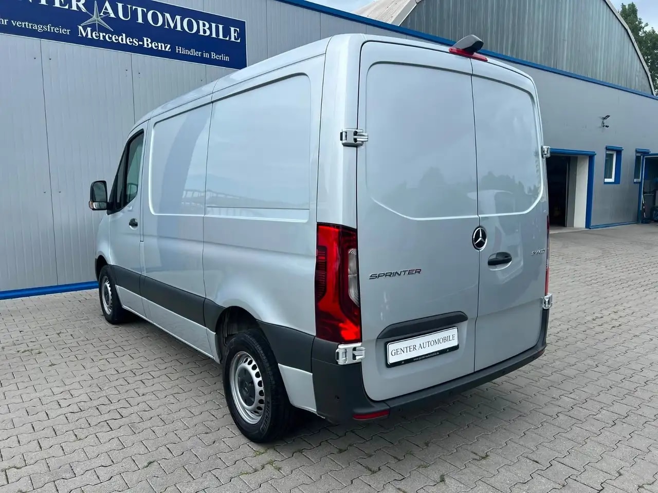 Mercedes-Benz Sprinter 314 AUTOMATIK NAVI TOTWINKEL KAMERA LED 7