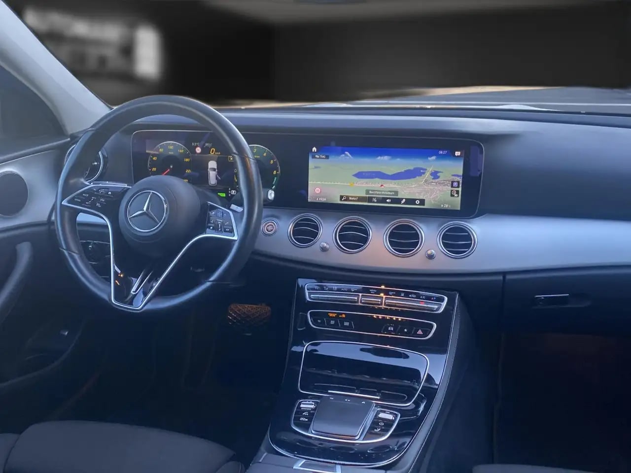 Mercedes-Benz E 300 de AHK*Distro*HUD*LED*Widesc*Kamera*SO96% 11