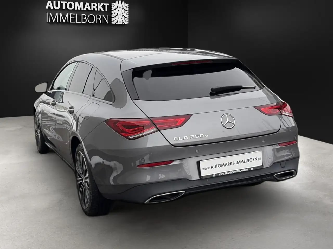 Mercedes-Benz CLA 250 Pano*Distro*Sportlenk*Mubeam*Night*18 10