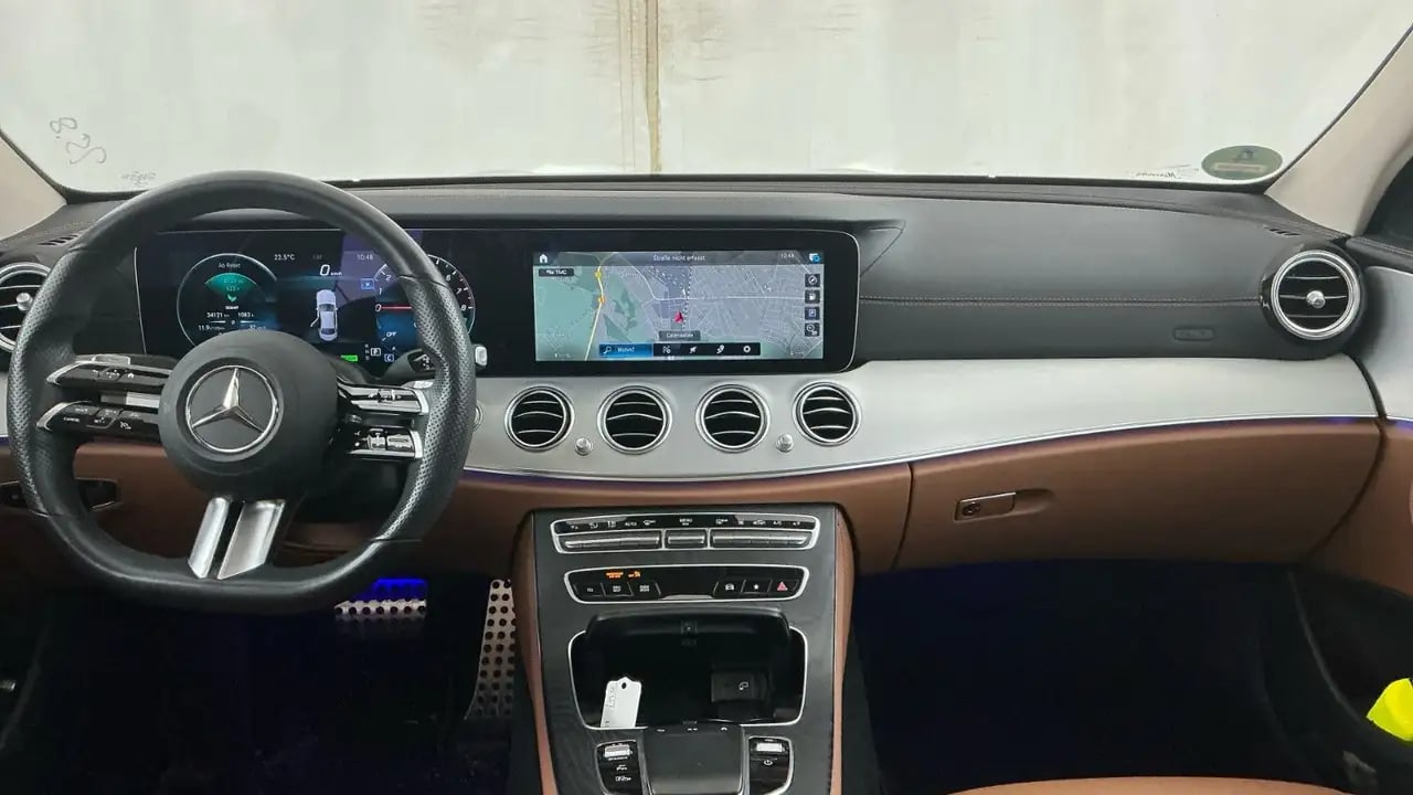 Mercedes-Benz E 300 e AMG Allrad 19*Pano*360*HUD*Distro*Night* 10