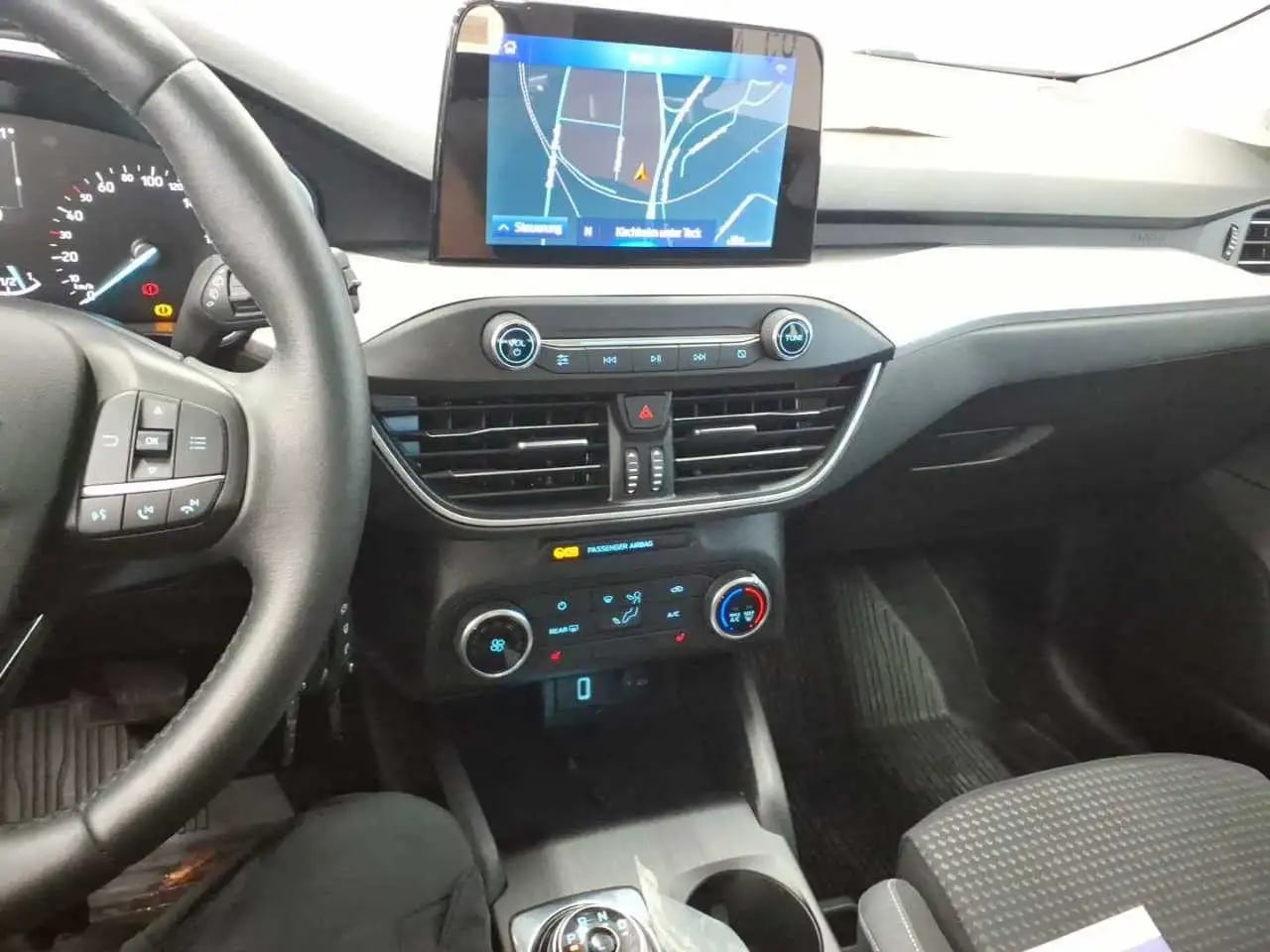 Ford Focus Lim. CoolConnect Kamera*LED*Navi*LM*DAB 8