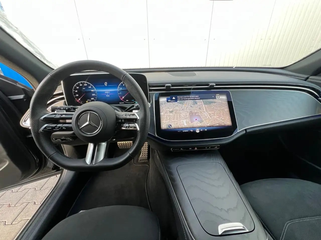 Mercedes-Benz E 200 T 9G 48V AMG-LINE MBUX KAMERA KEYLESS AHK 15