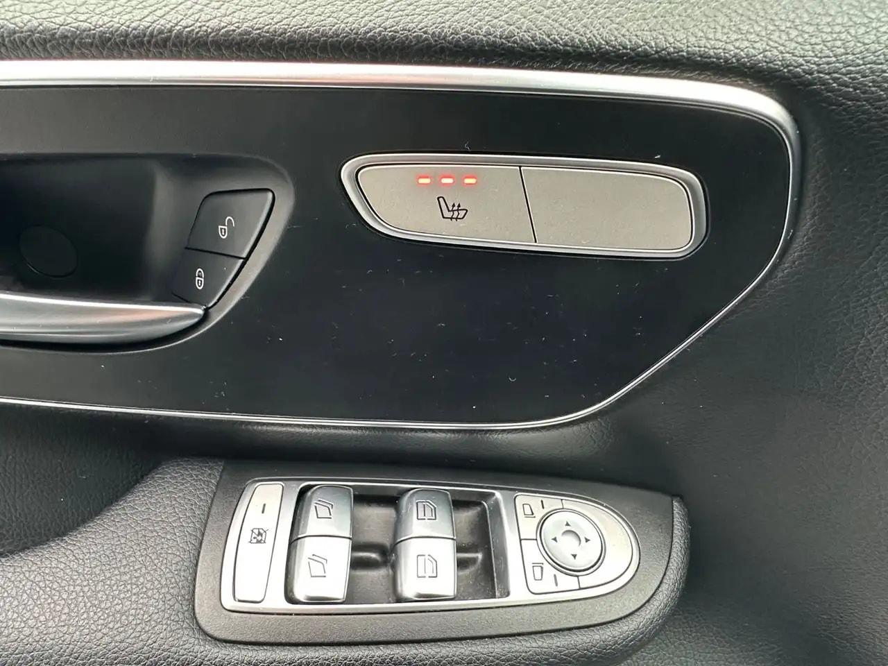 Mercedes-Benz V 220 V220 d LANG 9G MBUX KAMERA AHK 7-SITZER 12
