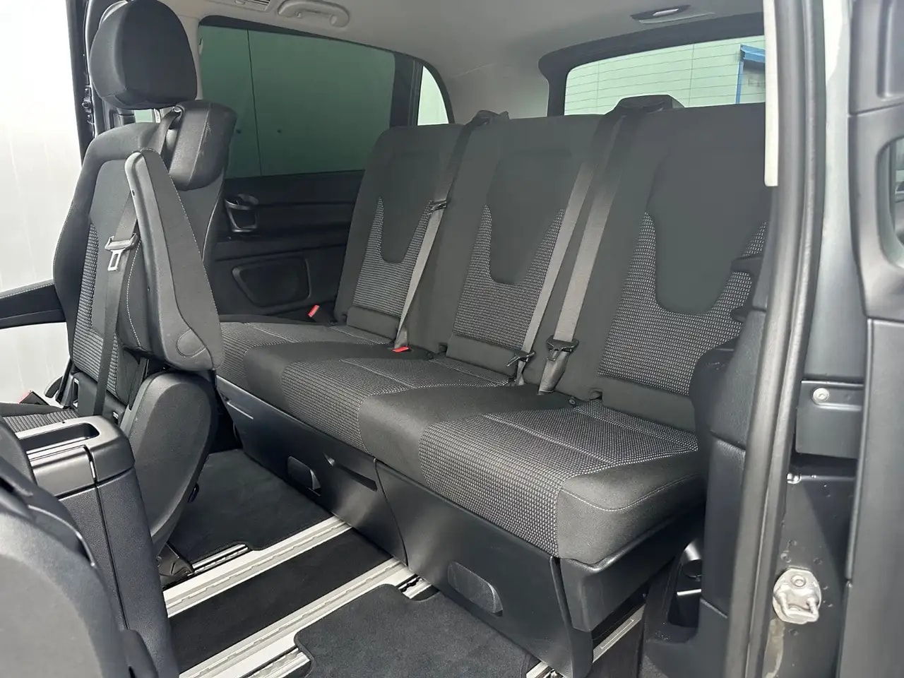 Mercedes-Benz V 300 V300 LANG 4M AMG LIEGEPAKET WEBASTO LED EL.TÜREN 18