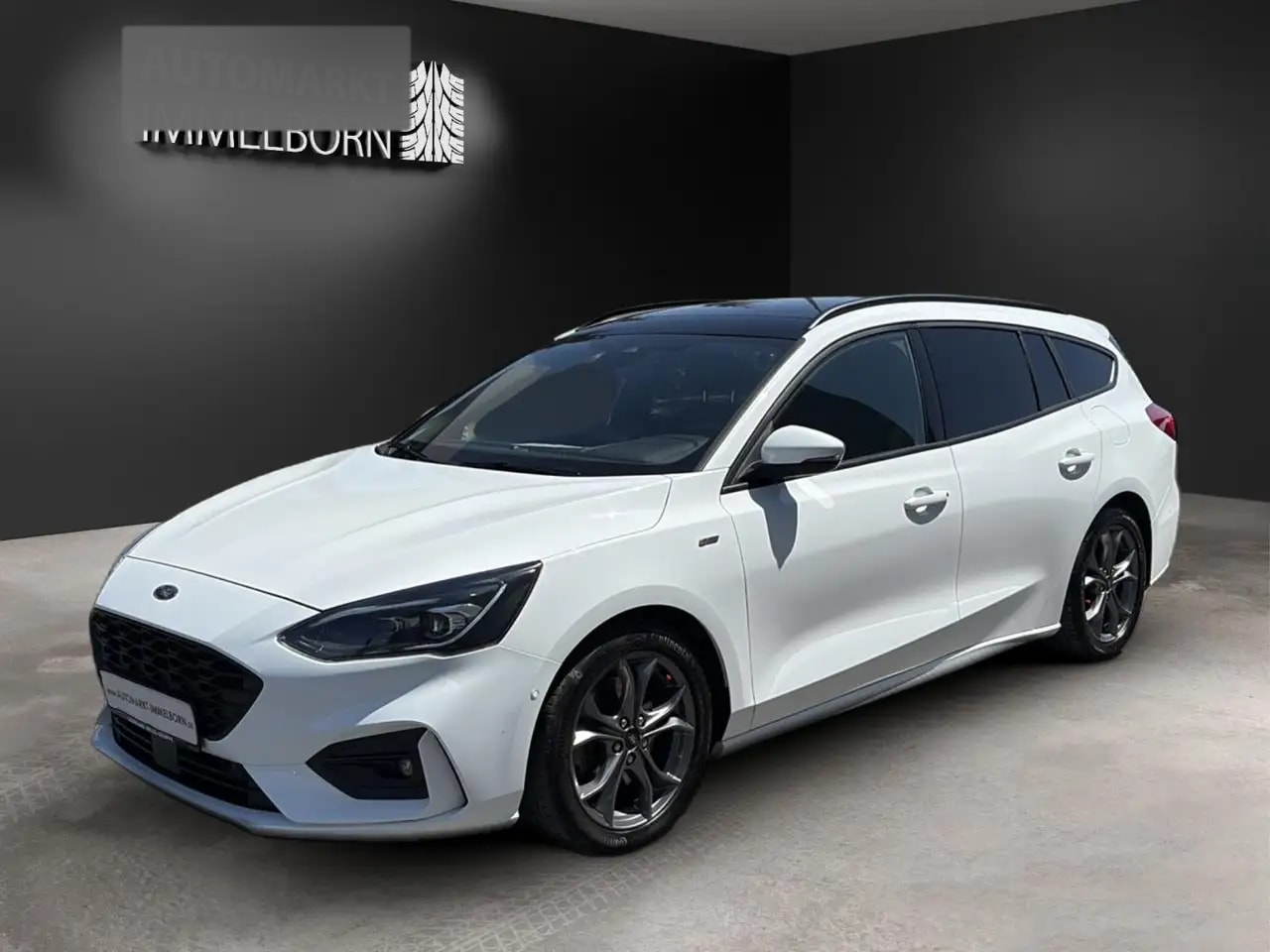 Ford Focus ST-Line Panorama*LED*AHK*Navi*17*Standheiz