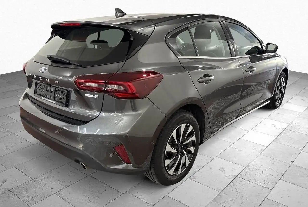 Ford Focus Lim. Titanium LED*Navi*LM*Winterpak*Kamera 3